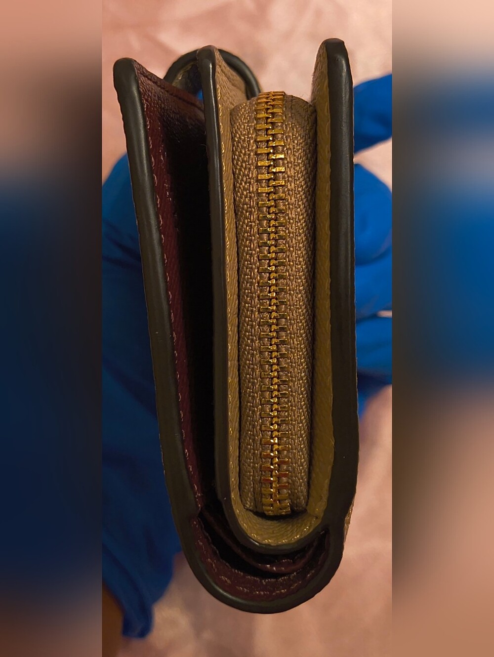 Coach NWOT Medium Corner Zip Wallet - Taupe Crossgrain Leather - Picture 3 of 6